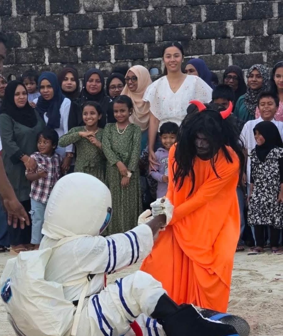 2026 ވަނަ އަހަރުގެ ކުޑަކުދިންގެ ދުވަސް ފާހަގަކުރުމަށް ދިވެހިރާއްޖޭގެ ޤައުމީ ޔުނިވަރސިޓީގެ (ފެސް) ފެކަލްޓީ އޮފް އެޑިއުކޭޝަންގެ ސްޓޫޑެންޓް އެސޯސިއޭޝަންއާއެކު ކުރިޔަށްގެންދެވުނު "އާދޭ ކޮއްކޮމެން" ގެ ކުޑަކުދިންގެ ހަވީރު